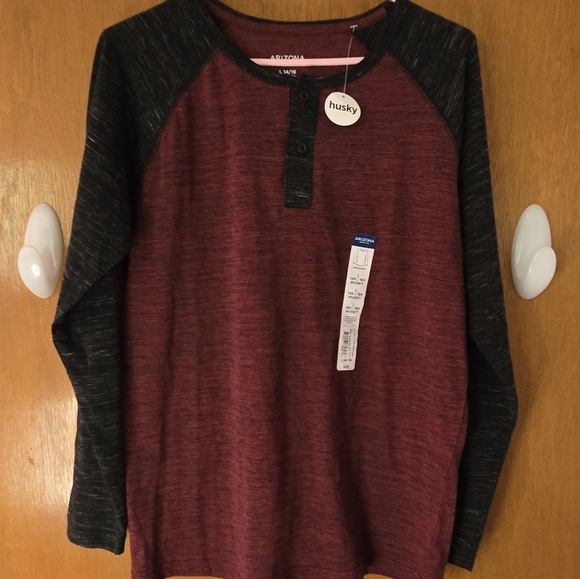 NWT, Maroon and Black Raglan Sleeve Top - Picture 1 of 4